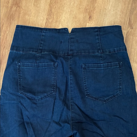 Forever 21 High-Waisted Dark Blue Women's Jeans - Picture 6 of 6